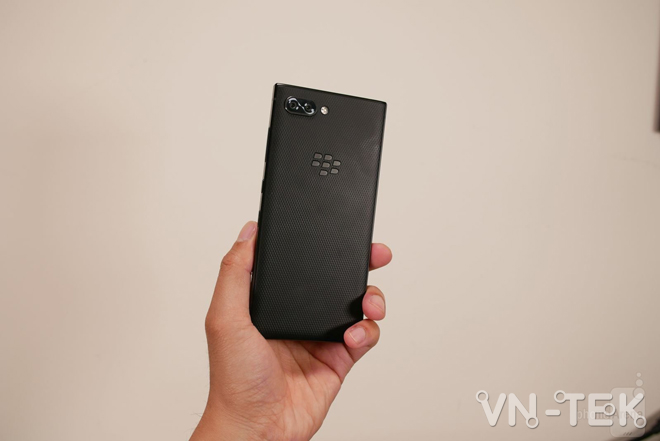 blackberry key 2 3 - Video đập hộp BlackBerry Key 2 nóng hổi