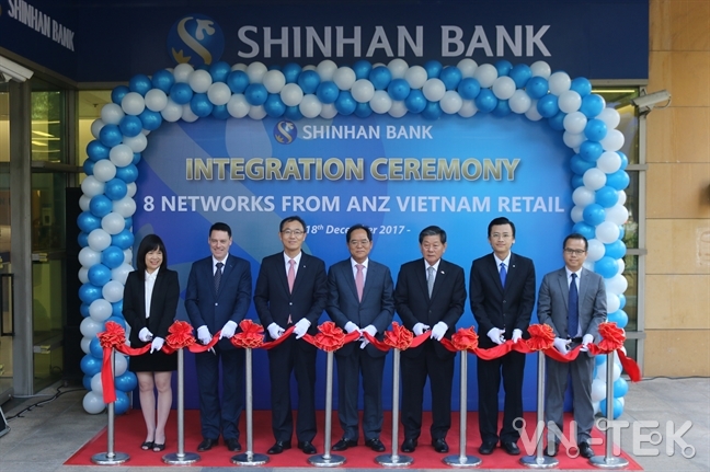 ngan hang shinhan hoan tat chuyen giao tu anz - Mảng bán lẻ của ANZ chính thức về tay Shinhan Bank