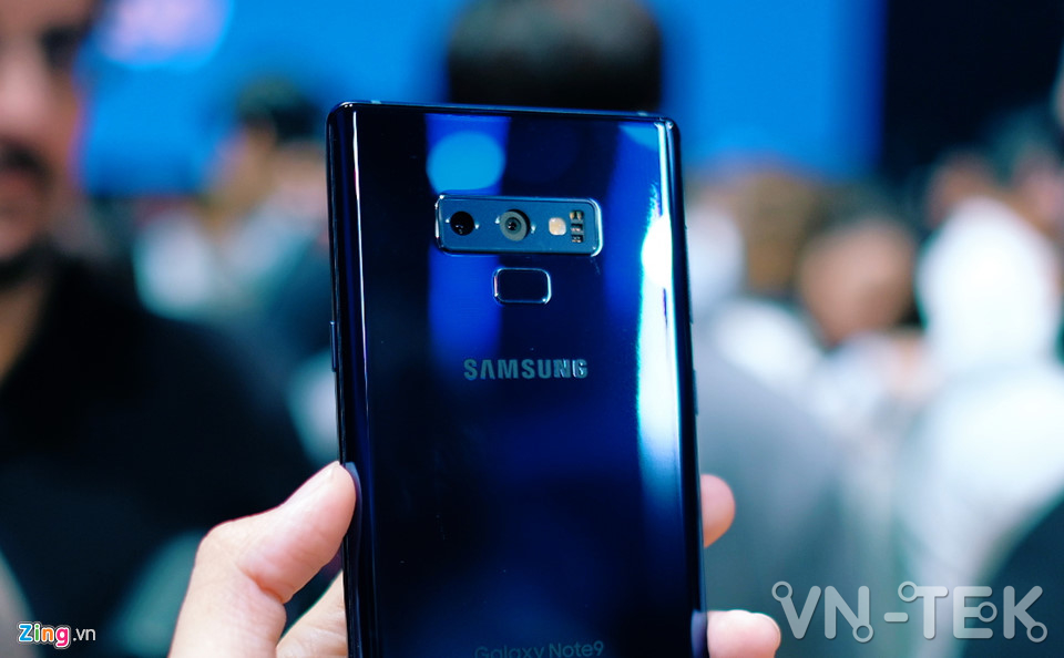 galaxy note9 3 - Galaxy Note9 vừa ra mắt: To, sắc sảo và thông minh hơn